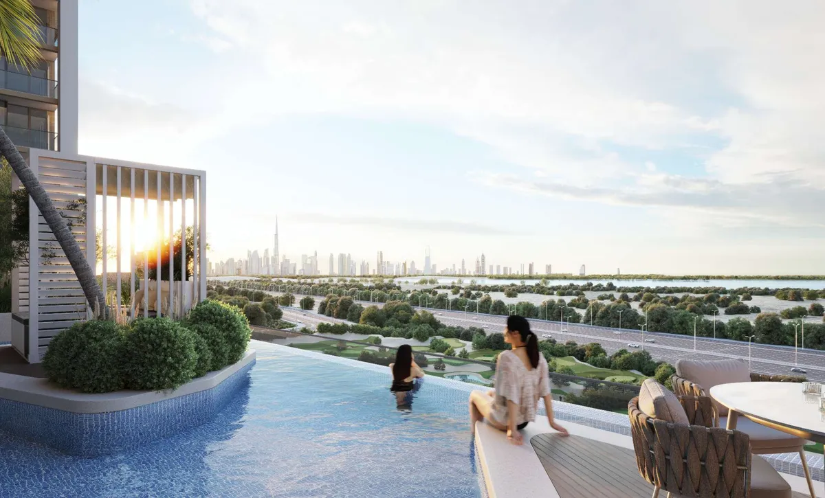 Infinity pool on a Sobha One terrace facing the Downtown Dubai skyline